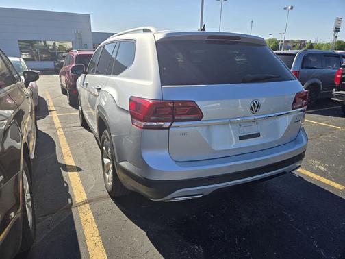 Reflex Silver Metallic 2019 Volkswagen Atlas 3.6L SE w/Technology