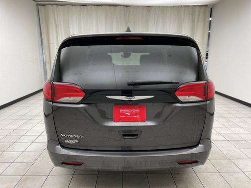 Granite Crystal Metallic Clearcoat 2023 Chrysler Voyager LX