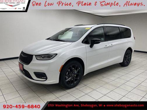 Bright White Clearcoat 2026 Chrysler Pacifica Limited