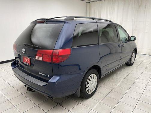 2005 Toyota Sienna LE