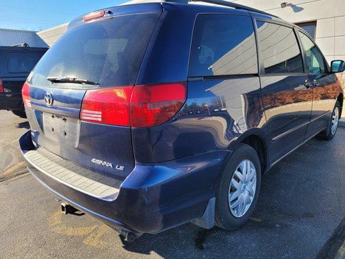 2005 Toyota Sienna LE