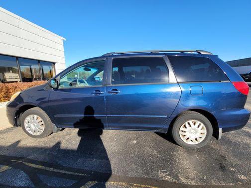 2005 Toyota Sienna LE