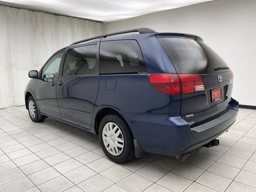 2005 Toyota Sienna LE