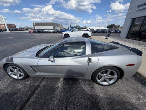Machine Silver Metallic 2005 Chevrolet Corvette Base