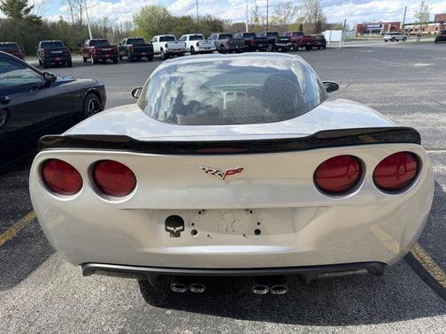 Machine Silver Metallic 2005 Chevrolet Corvette Base