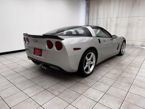 Machine Silver Metallic 2005 Chevrolet Corvette Base