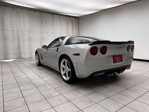 Machine Silver Metallic 2005 Chevrolet Corvette Base