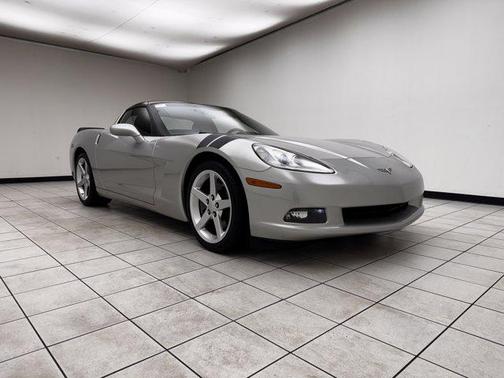 Machine Silver Metallic 2005 Chevrolet Corvette Base