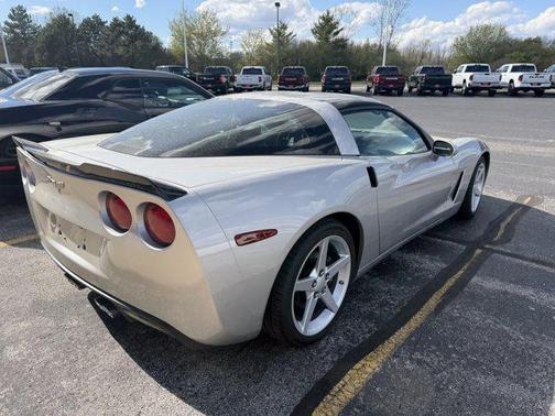 Machine Silver Metallic 2005 Chevrolet Corvette Base