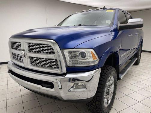 2017 RAM 2500 Laramie Crew Cab 4x4 6'4' Box