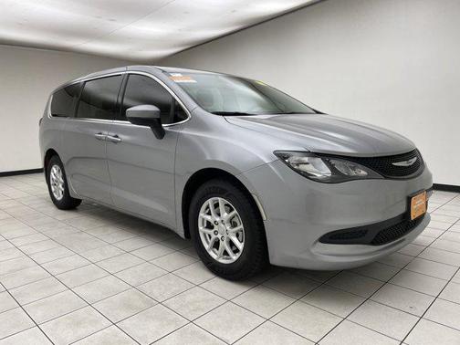 2021 Chrysler Voyager LX