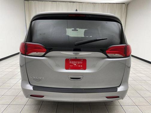 2021 Chrysler Voyager LX