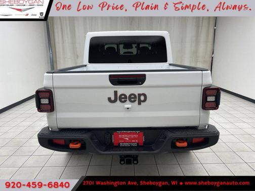 Bright White Clearcoat 2026 Jeep Gladiator Mojave 4x4