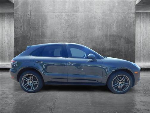 2021 Porsche Macan Base