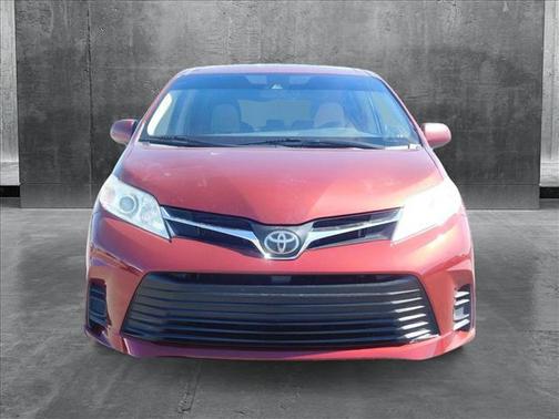 2019 Toyota Sienna LE
