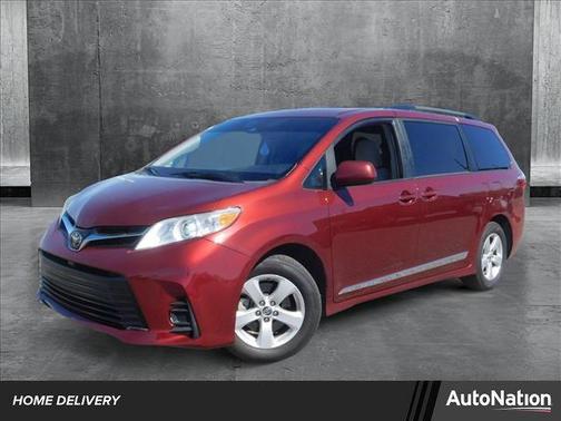2019 Toyota Sienna LE