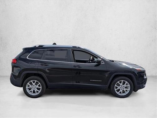 Brilliant Black Crystal Pearlcoat 2014 Jeep Cherokee Latitude