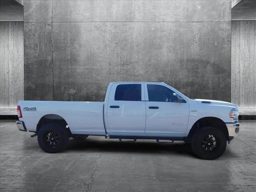 2022 RAM 2500 Tradesman Crew Cab 4x4 8' Box