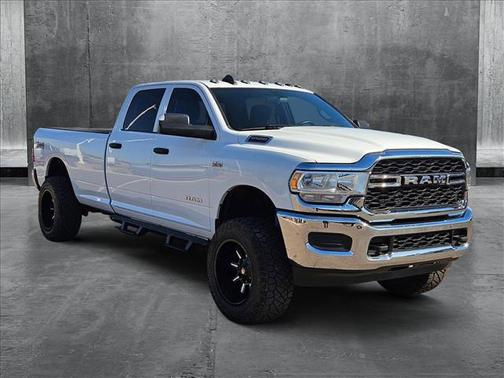2022 RAM 2500 Tradesman Crew Cab 4x4 8' Box
