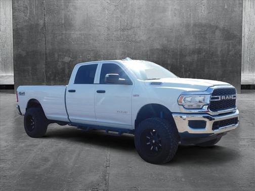 2022 RAM 2500 Tradesman Crew Cab 4x4 8' Box