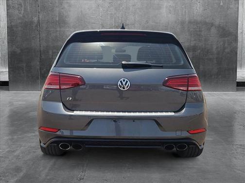 2018 Volkswagen Golf R 2.0T DSG
