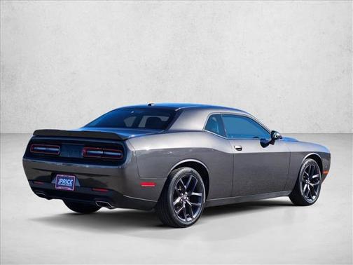 2022 Dodge Challenger SXT