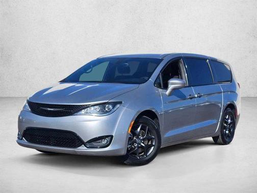 Billet Silver Metallic Clearcoat 2018 Chrysler Pacifica Touring Plus