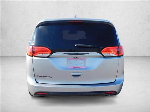 Billet Silver Metallic Clearcoat 2018 Chrysler Pacifica Touring Plus