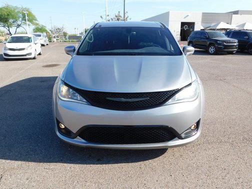 Billet Silver Metallic Clearcoat 2018 Chrysler Pacifica Touring Plus