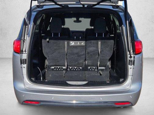 Billet Silver Metallic Clearcoat 2018 Chrysler Pacifica Touring Plus