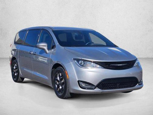 Billet Silver Metallic Clearcoat 2018 Chrysler Pacifica Touring Plus