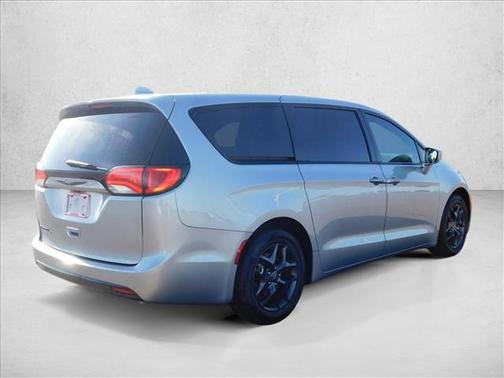Billet Silver Metallic Clearcoat 2018 Chrysler Pacifica Touring Plus