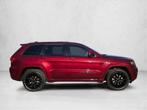 2022 Jeep Grand Cherokee Laredo