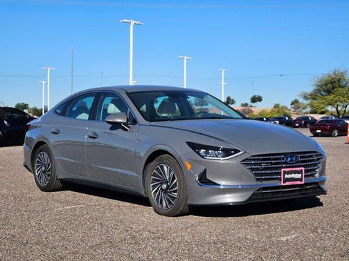 2022 Hyundai SONATA Hybrid SE