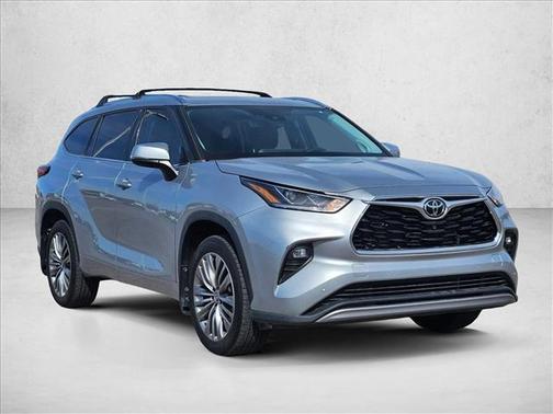 2022 Toyota Highlander Platinum