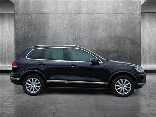2016 Volkswagen Touareg VR6 Sport