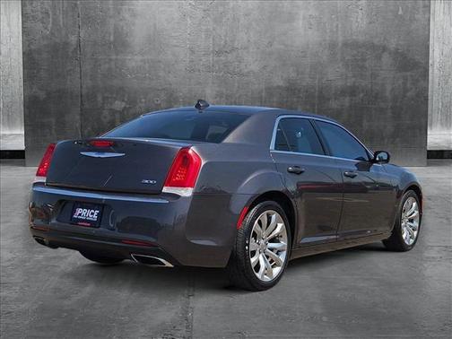 2019 Chrysler 300 Touring