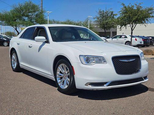 2016 Chrysler 300 Limited