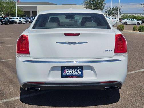 2016 Chrysler 300 Limited