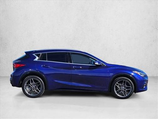 2018 INFINITI QX30 Premium