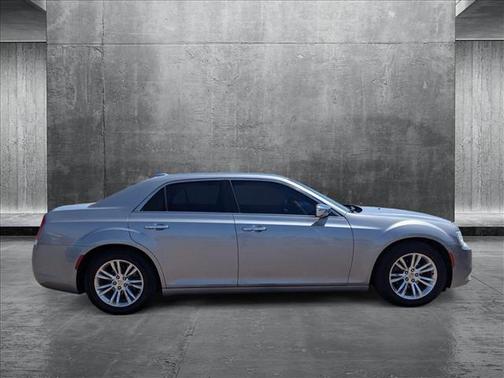 2016 Chrysler 300C Base