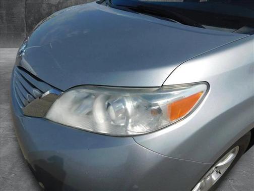 2015 Toyota Sienna LE