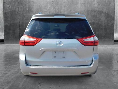 2015 Toyota Sienna LE