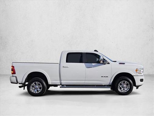 Bright White Clearcoat 2019 RAM 2500 Laramie Crew Cab 4x4 6'4' Box