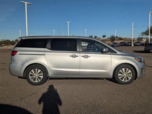 2017 Kia Sedona LX