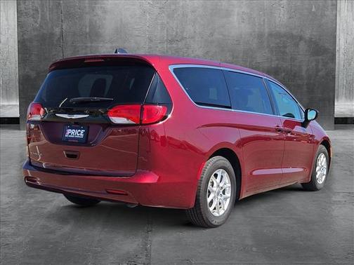 2023 Chrysler Voyager LX