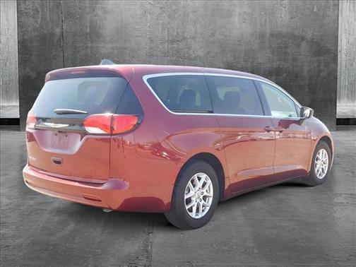 2023 Chrysler Voyager LX
