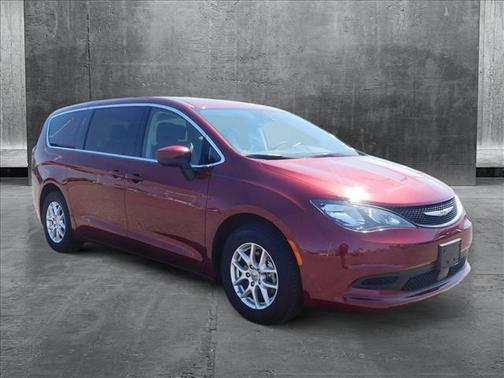 2023 Chrysler Voyager LX