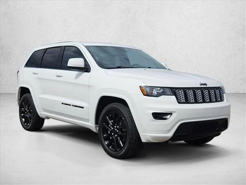 2022 Jeep Grand Cherokee Laredo