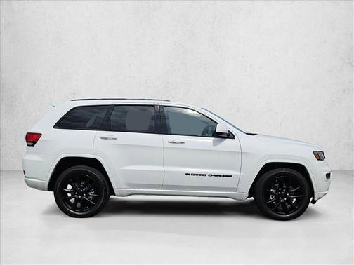 2022 Jeep Grand Cherokee Laredo